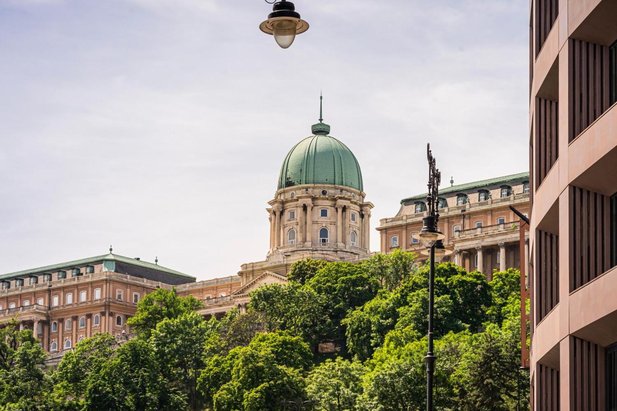 Elegant Escape By Buda Castle For Pleasure Seekers Budapest Exterior photo