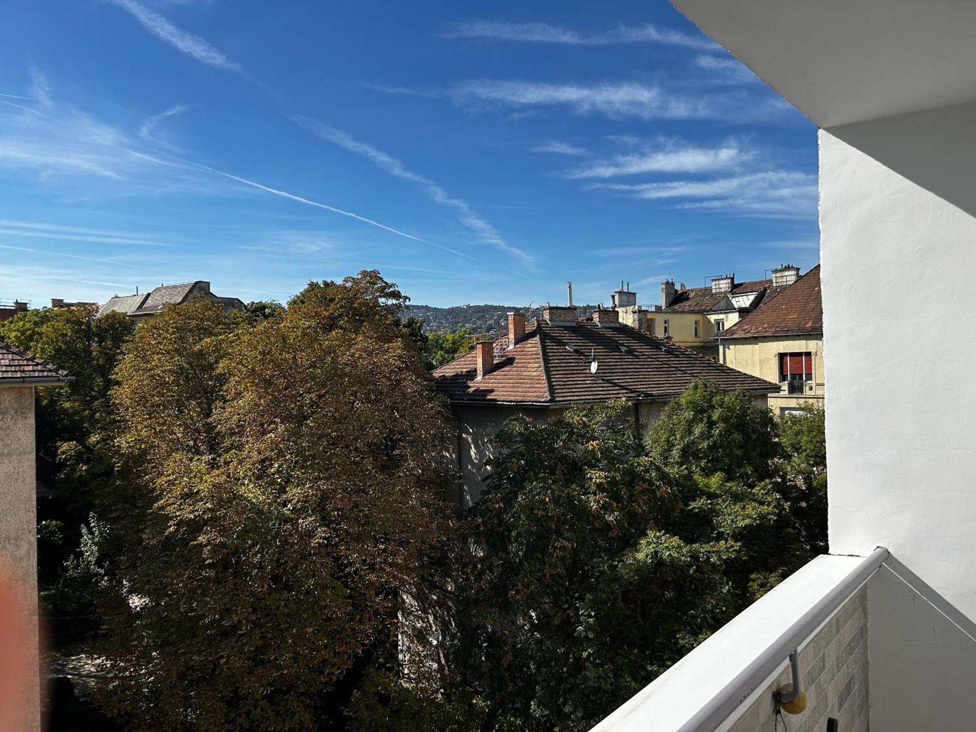 Elegant Escape By Buda Castle For Pleasure Seekers Budapest Exterior photo