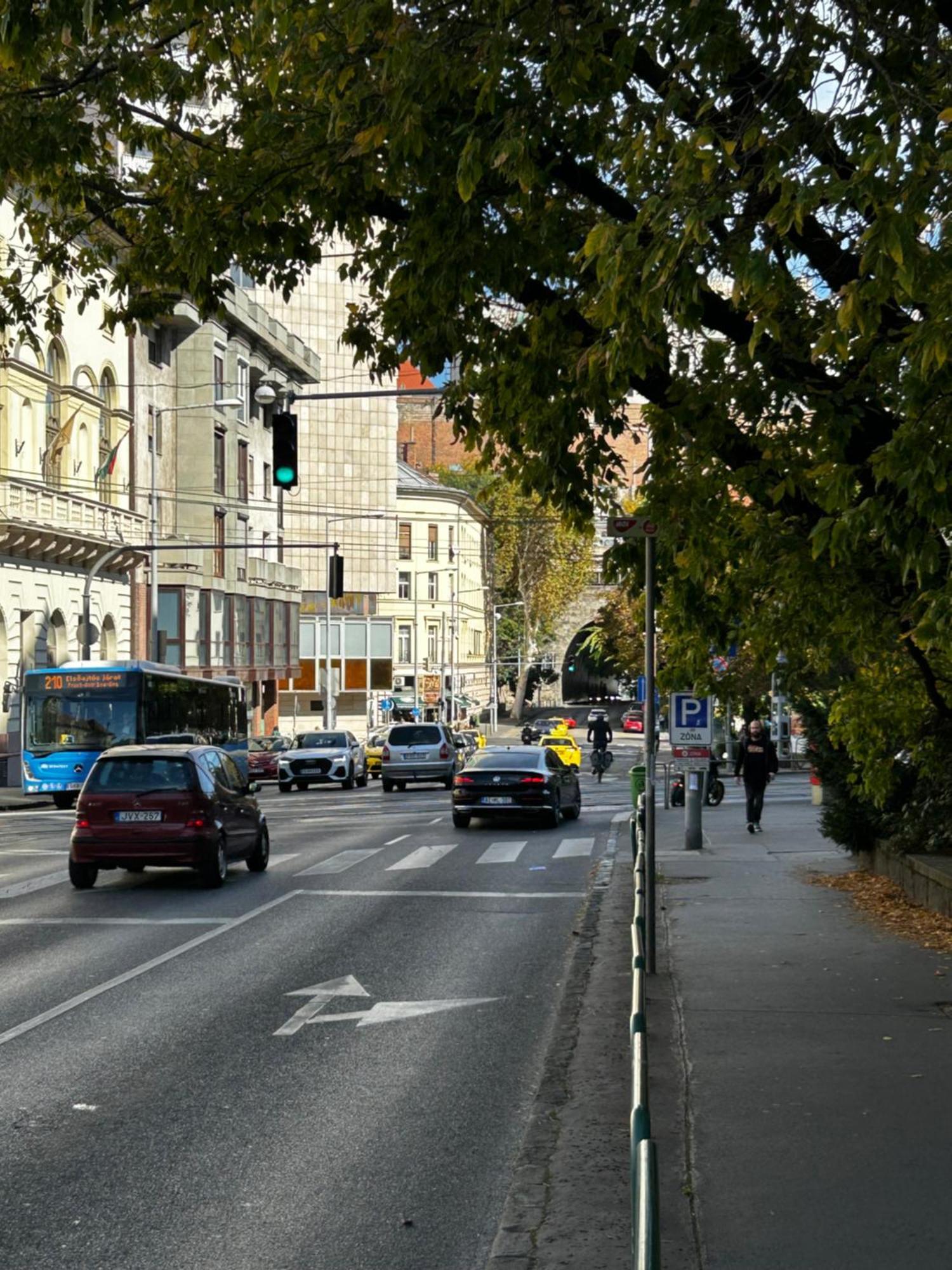 Elegant Escape By Buda Castle For Pleasure Seekers Budapest Exterior photo